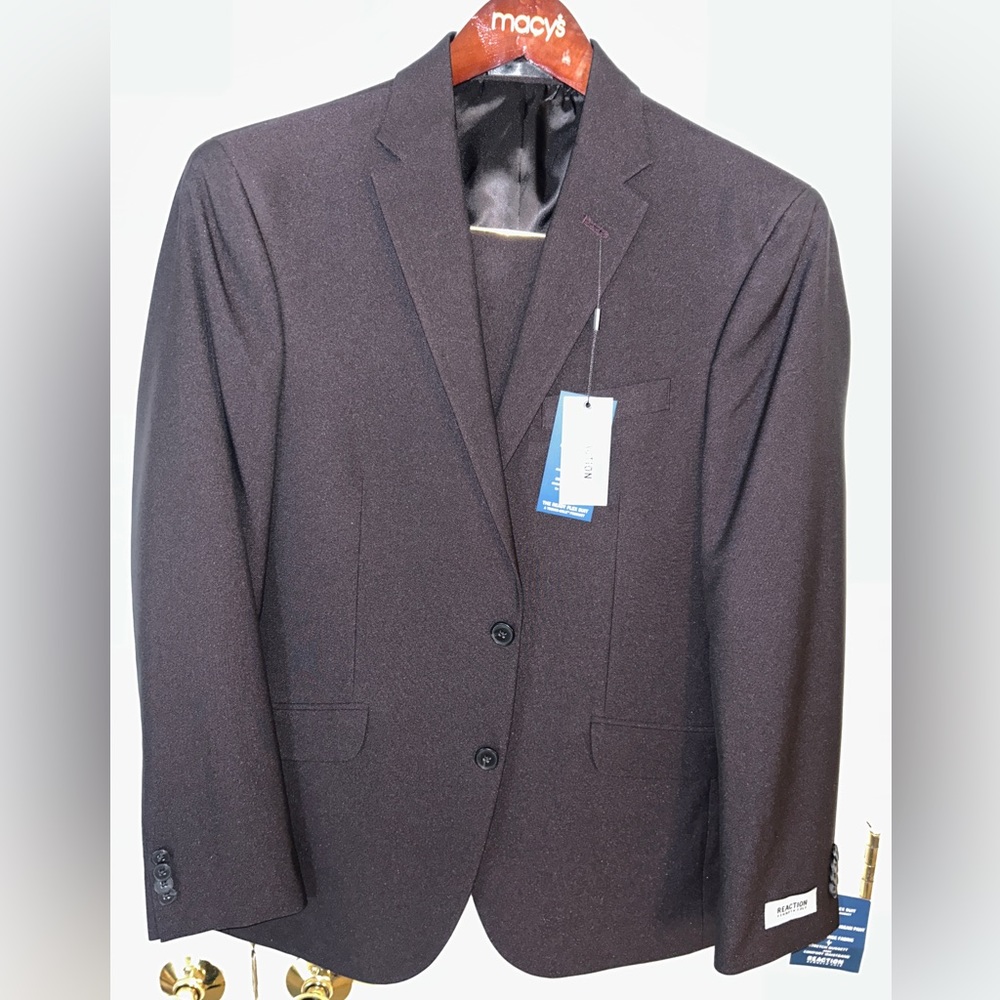NWT Men's 40R Burgundy Kenneth Cole Suit